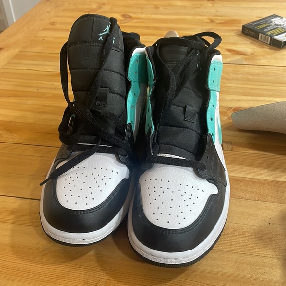 Air Jordan’s - Picture 2 of 4